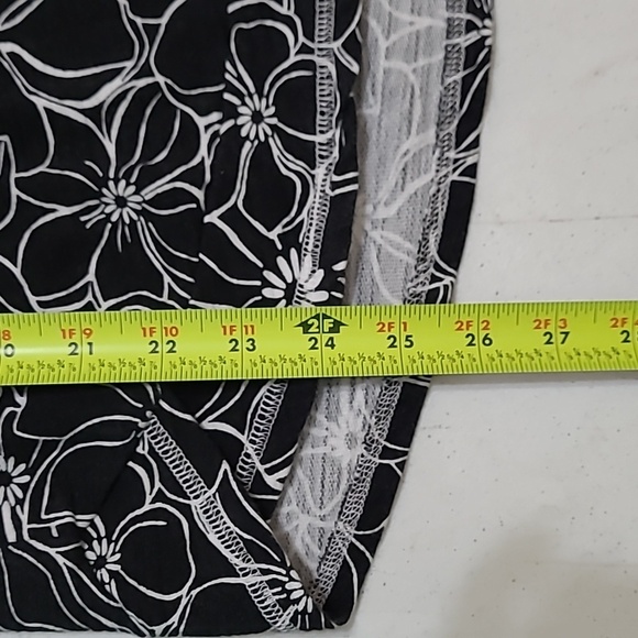 T by Talbots Black Top with White Floral Designs size XL - Picture 6 of 6